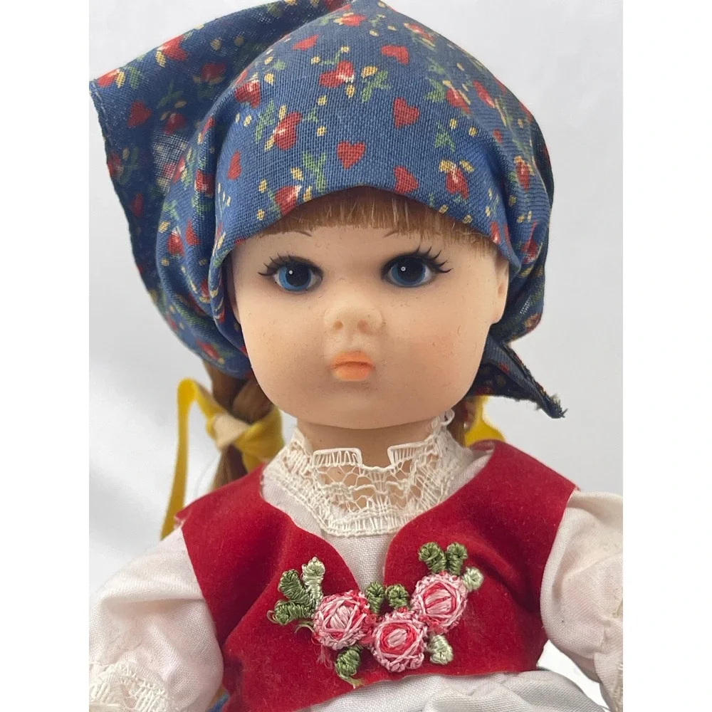 Vogue Doll Ginny‎ 1977 Austrian Doll Blue Floral Dress Red Vest